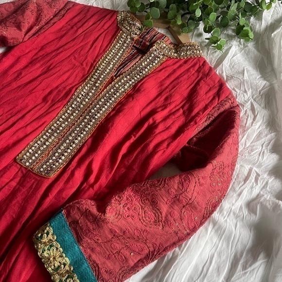 Very beautiful Indian dress - Picture 2 of 11